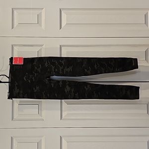 SPANX look at me now leggings